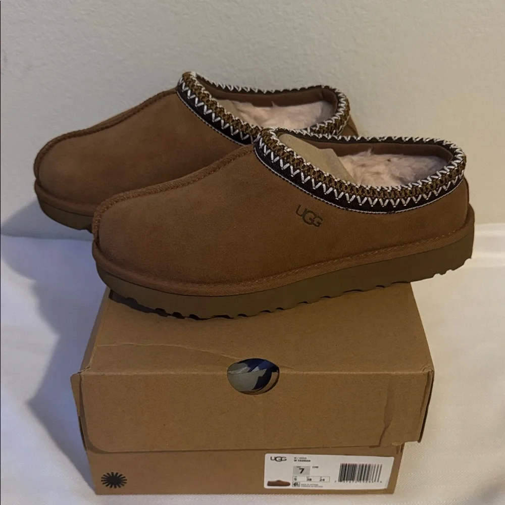 UGG Tasman Women's Unisex Chestnut New Never Worn. New with tags. - Picture 4 of 6